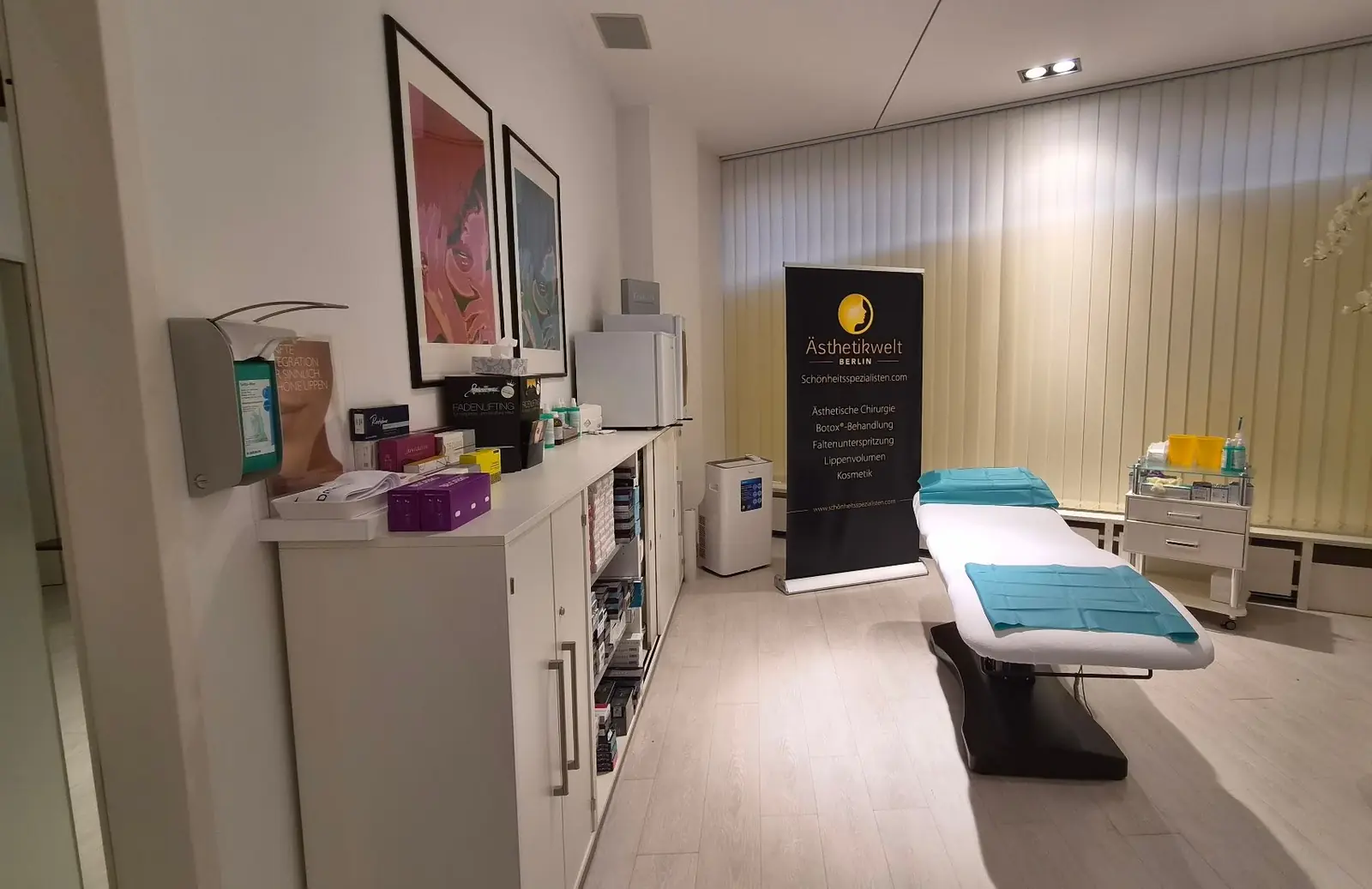 Behandlungsraum von Dr. med. Karsten Lange in der Ästhetikwelt Berlin